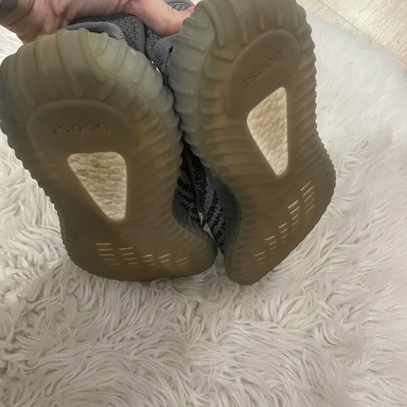 Yeezy Boost 350 V2 'Beluga 2.0' - Picture 5 of 5